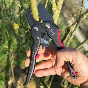Compact & Lightweight Ratchet Secateur